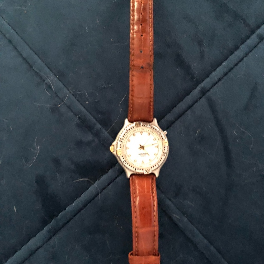 Timed indaglo watch